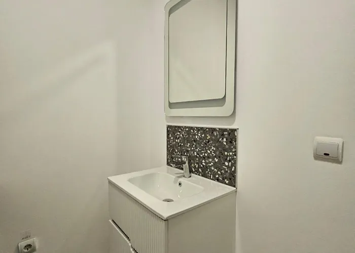 Touristic Center Jean Louis Calderon 28 Street * Бухарест