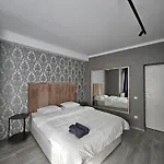 Touristic Center Jean Louis Calderon 28 Street Apartament
