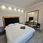 Touristic Center Jean Louis Calderon 28 Street Apartament Bucureşti