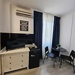 Apartament Touristic Center Jean Louis Calderon 28 Street *