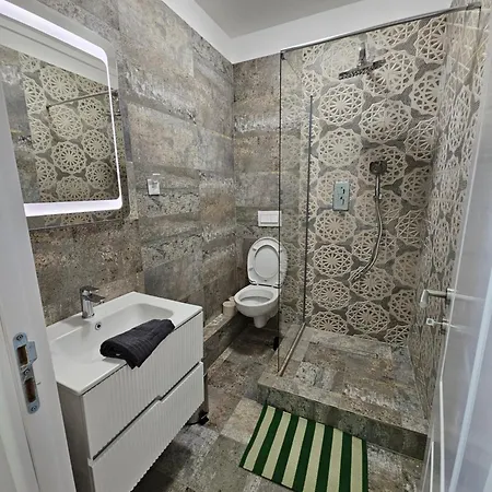 Touristic Center Jean Louis Calderon 28 Street Apartment *