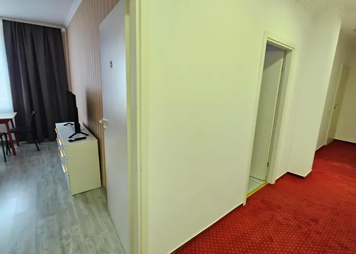 Touristic Center Jean Louis Calderon 28 Street Apartmán Bukurešť