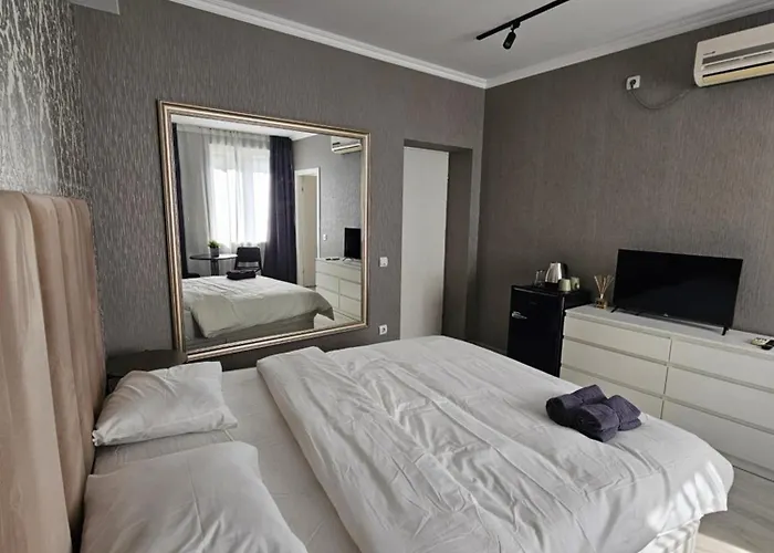 Touristic Center Jean Louis Calderon 28 Street *