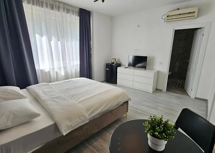 Touristic Center Jean Louis Calderon 28 Street