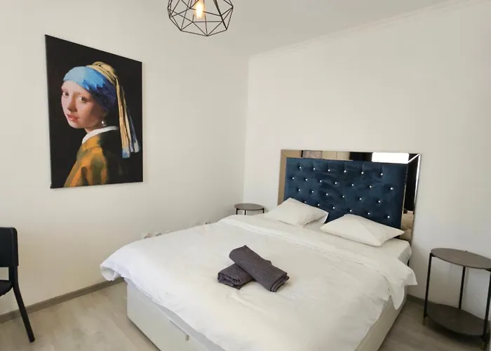 Touristic Center Jean Louis Calderon 28 Street Bukurešť