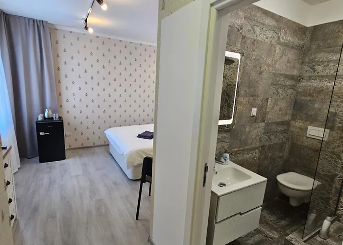 Touristic Center Jean Louis Calderon 28 Street * Bukarest