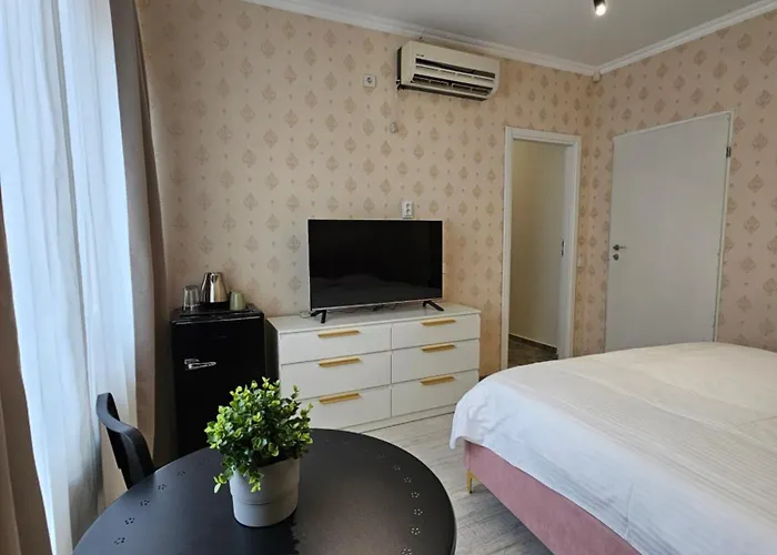 Touristic Center Jean Louis Calderon 28 Street 부쿠레슈티